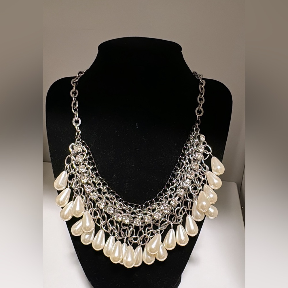 Simply Vera Crystal Rhinestone Acrylic Teardrop Bead Fashion Necklace